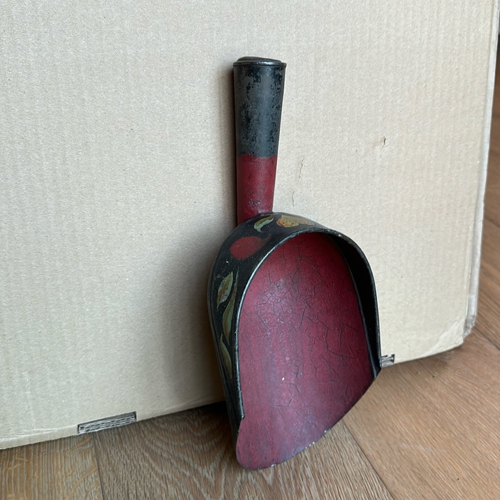 Vintage Primitive Hand Painted Toleware Scoop for flour sugar coffee